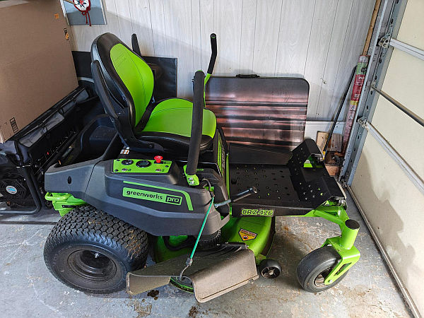 electric zero-turn mower