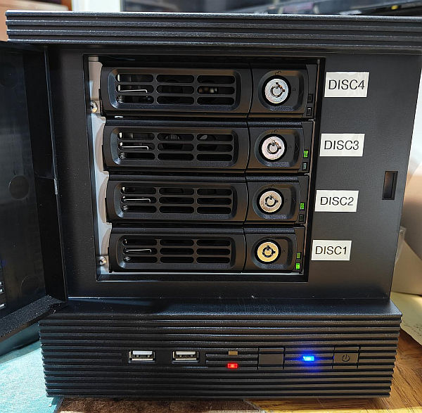 off-site air-gapped NAS mirror